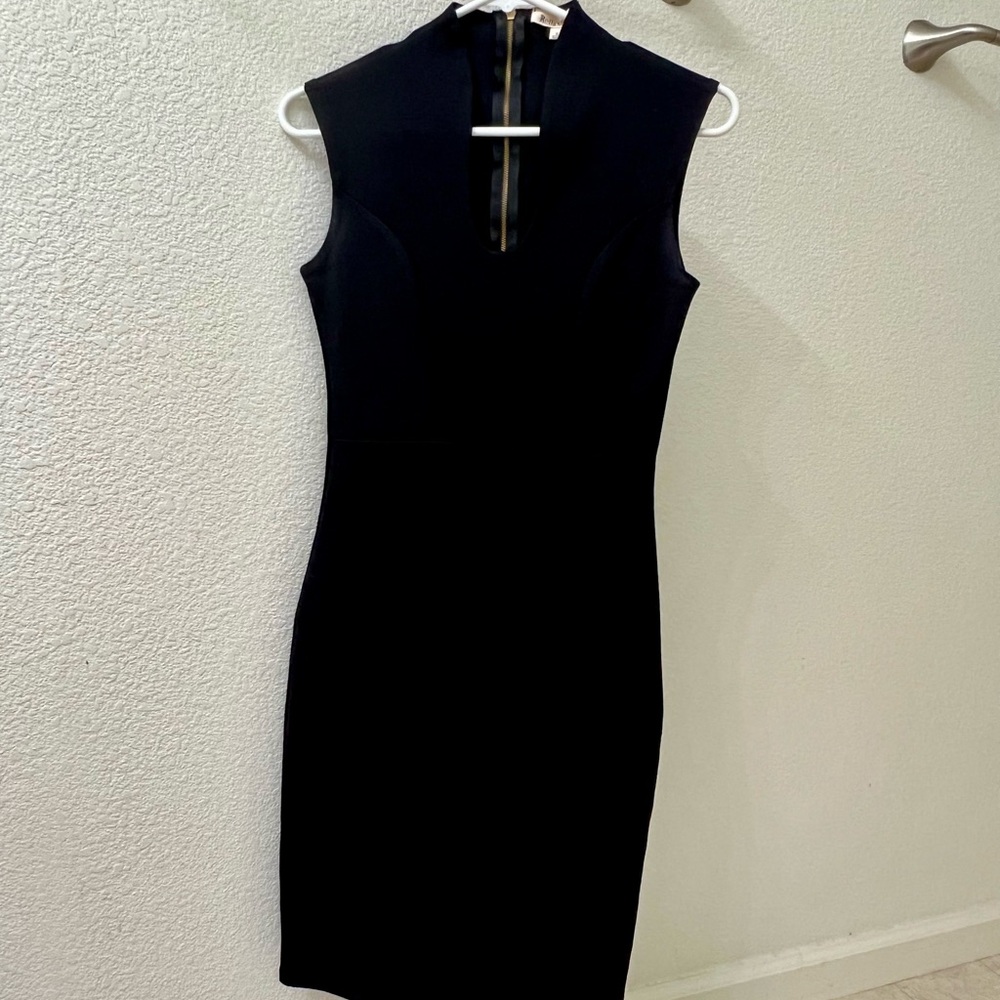 Elegant Black Sleeveless Dress
